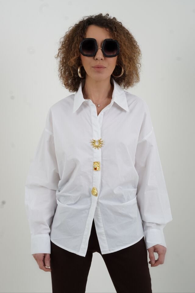 Beyaz Gold Broşlu İthal Gömlek