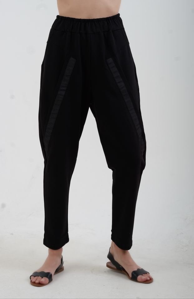 Diagonal Detaylı Jogger Pantolon