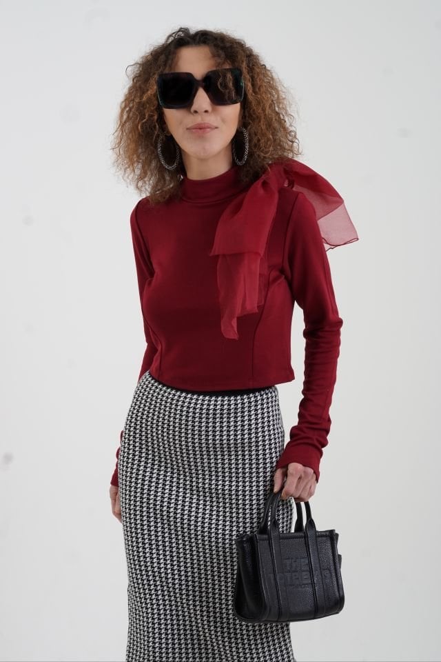 Sırtı Fermuarlı Crop Bluz