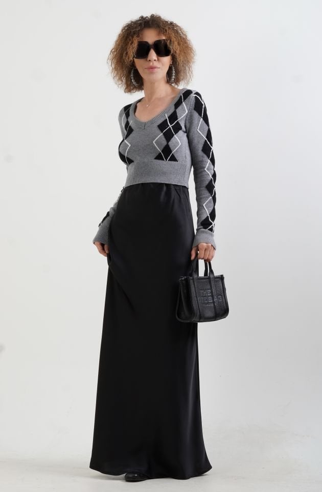 Siyah Tok Saten Maxi Boy Etek