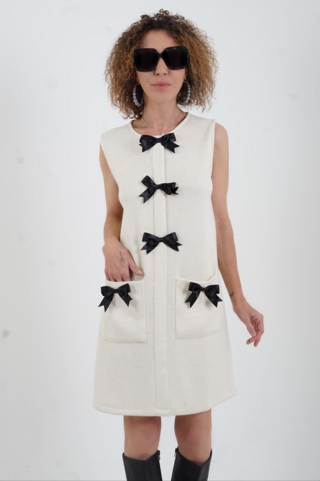 Ekru Fiyonk Detaylı Triko Görünümlü Örme Elbise