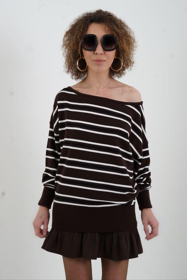 Kahve Çizgili Tek Omuz Düşük  Kazak