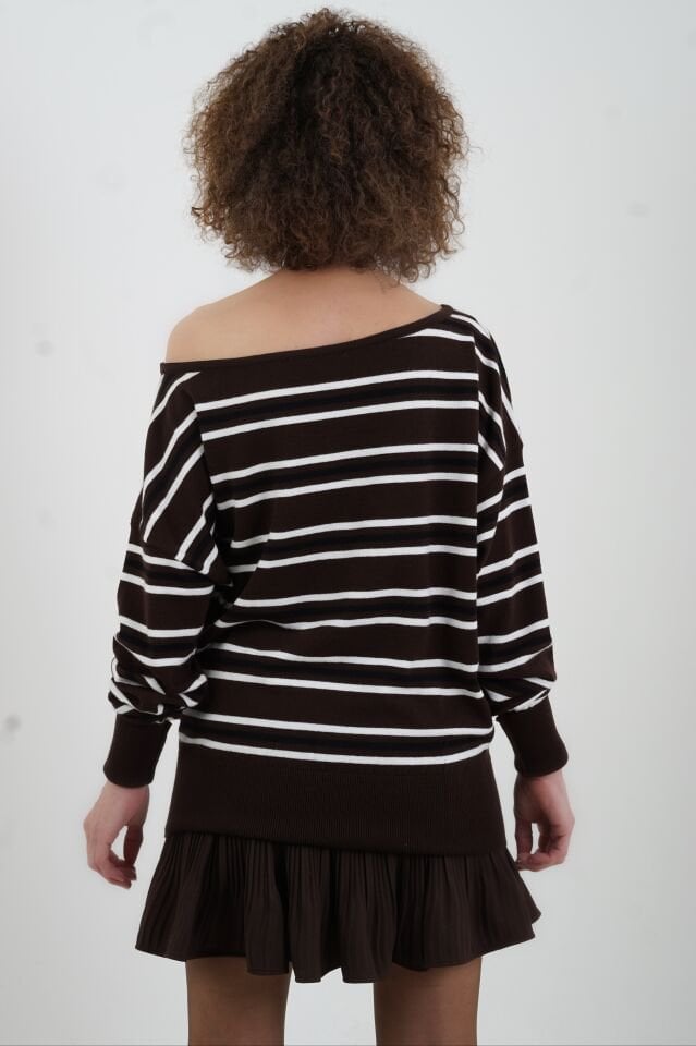 Kahve Çizgili Tek Omuz Düşük  Kazak