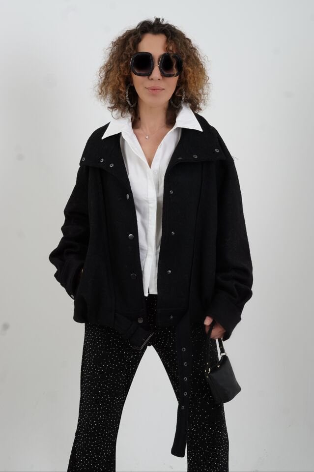 Siyah Arkası Pileli Bomber Ceket