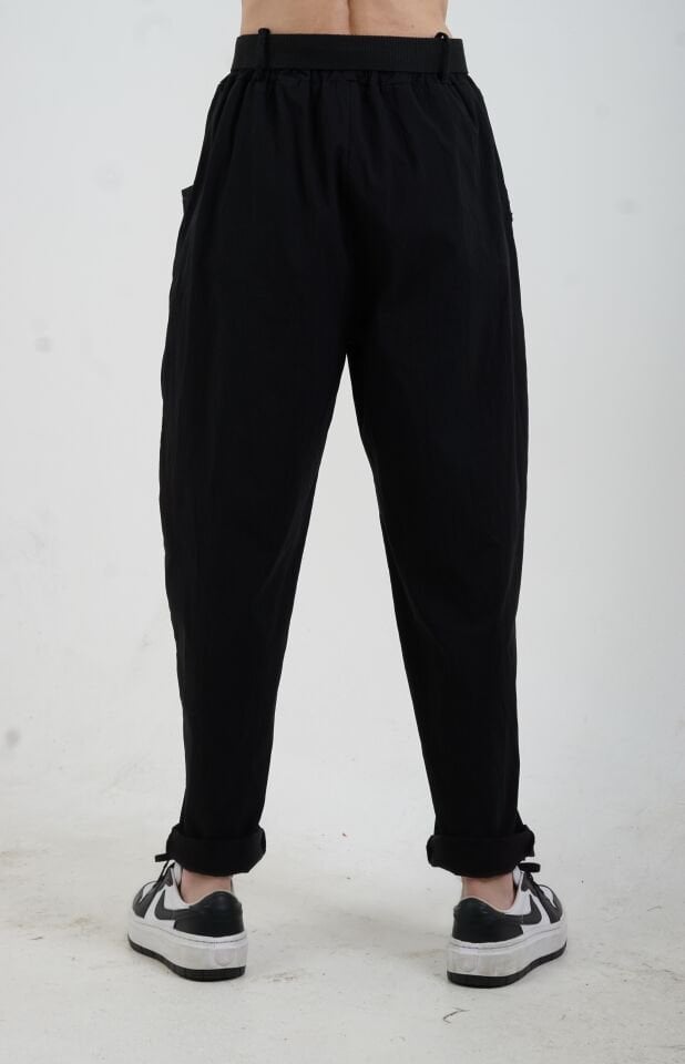 Siyah Kemerli Likralı Pantolon