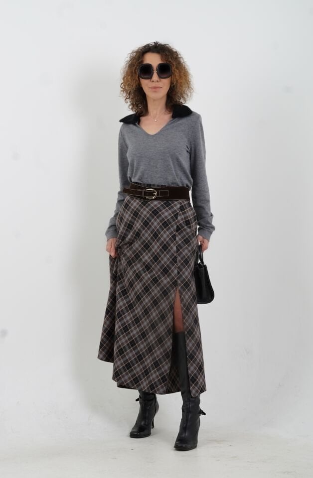 Koyu Gri Ön V Özel Yaka  Kazak