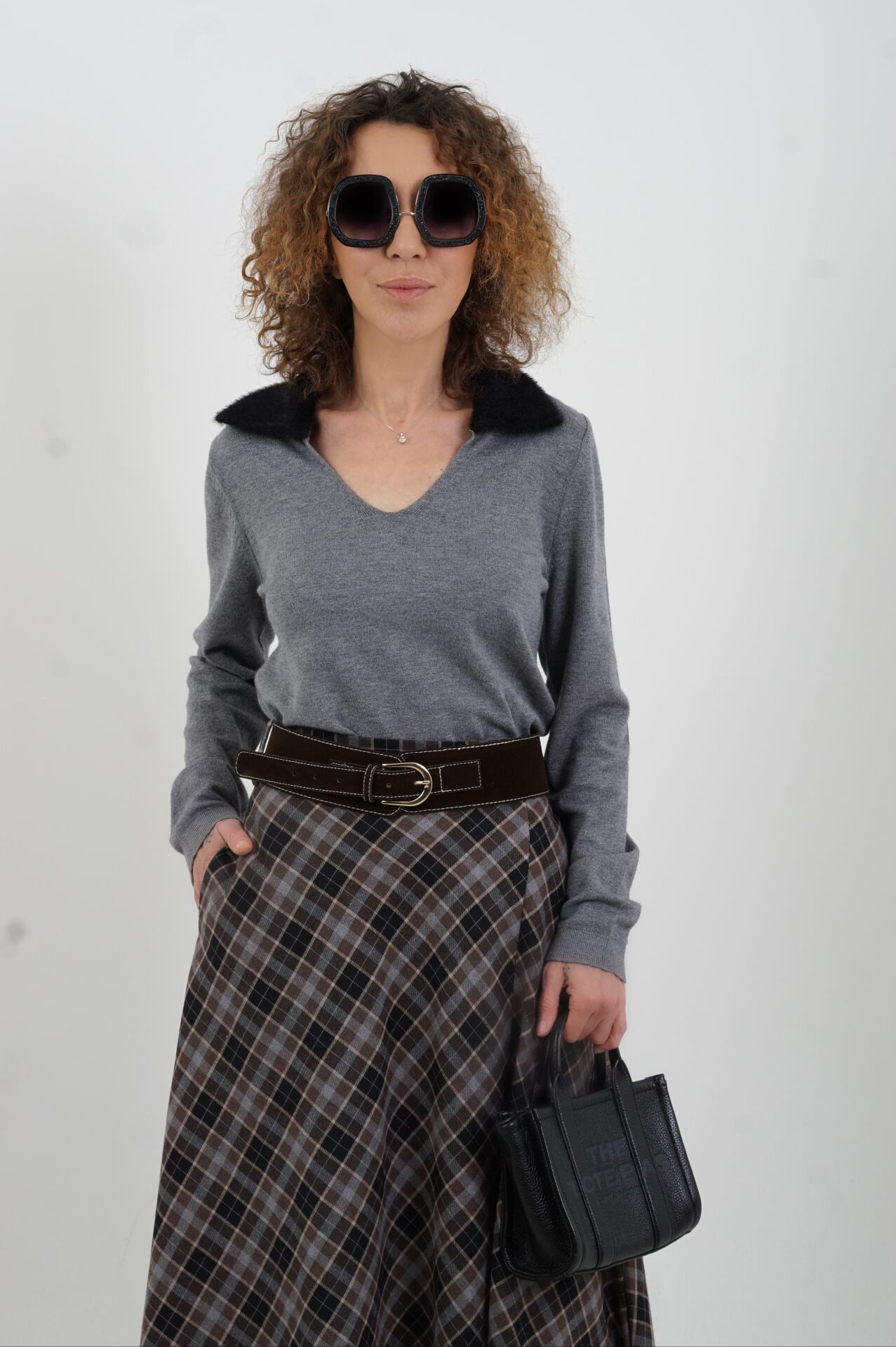 Koyu Gri Ön V Özel Yaka  Kazak