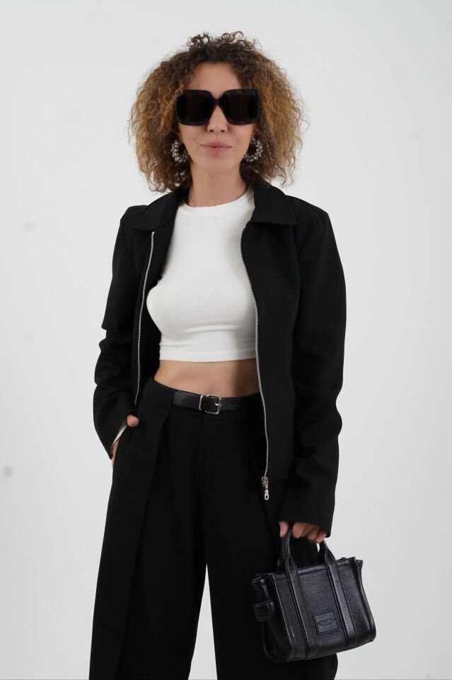 Siyah Fermuarlı Ceket