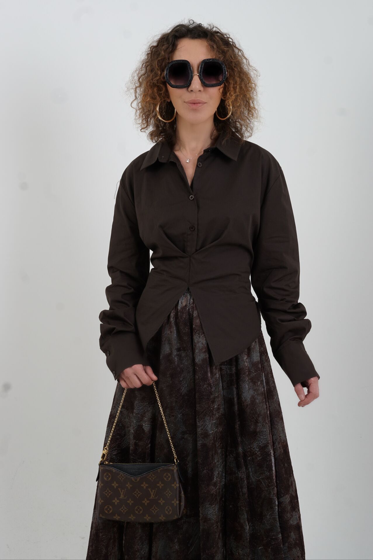 Kahve Arka Bağlamalı Gömlek