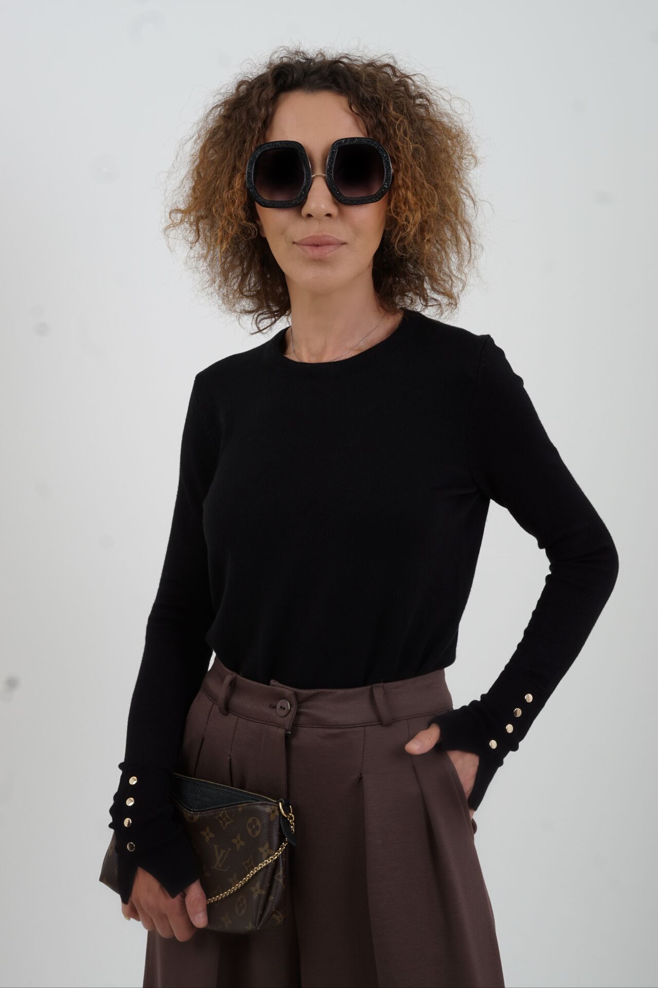 Siyah O Yaka Kolu Droplu Kazak