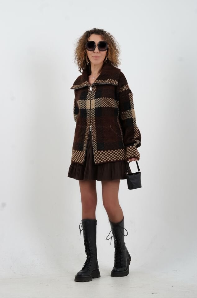 Kahve Kare Desenli Hırka