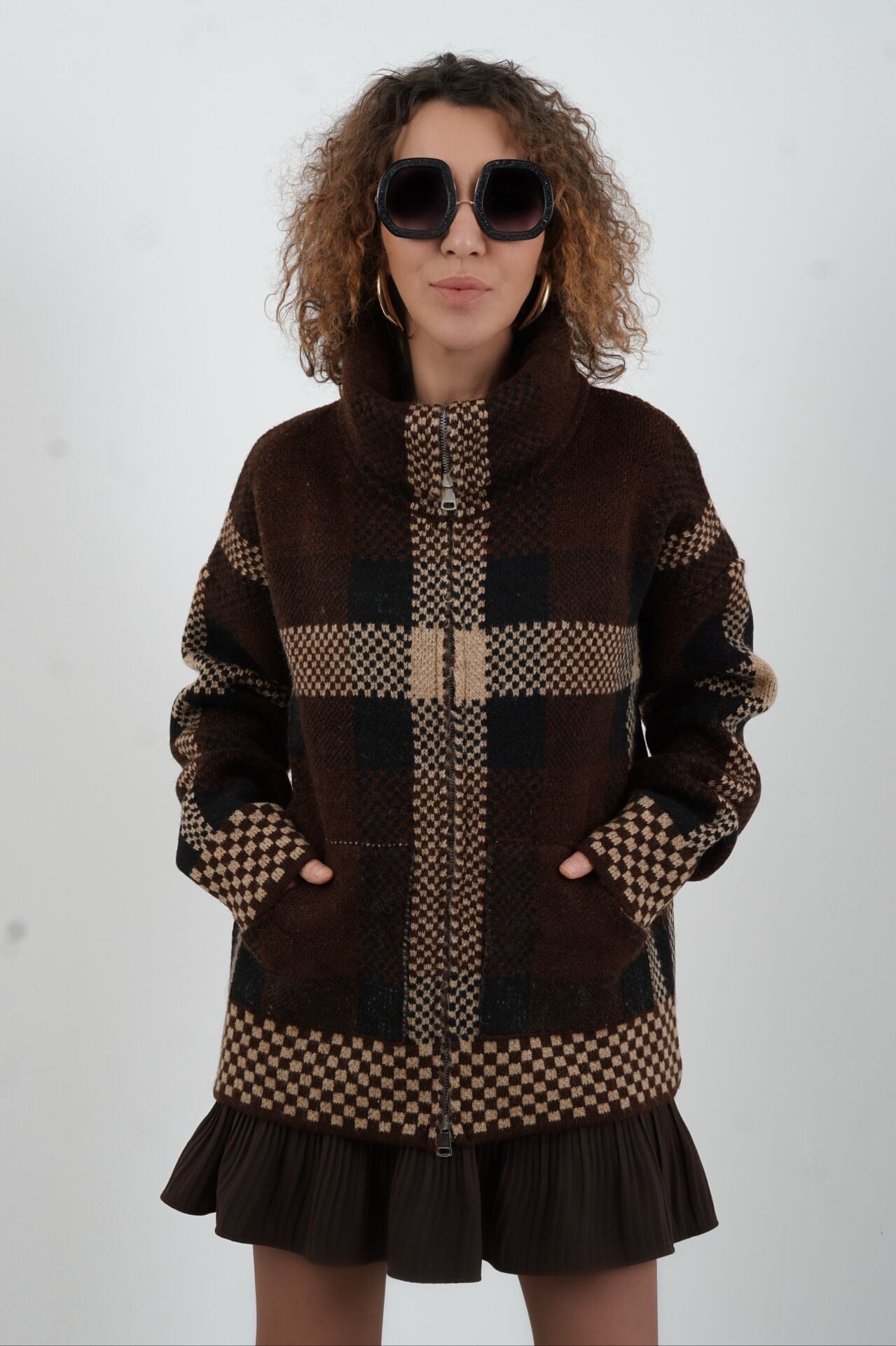 Kahve Kare Desenli Hırka