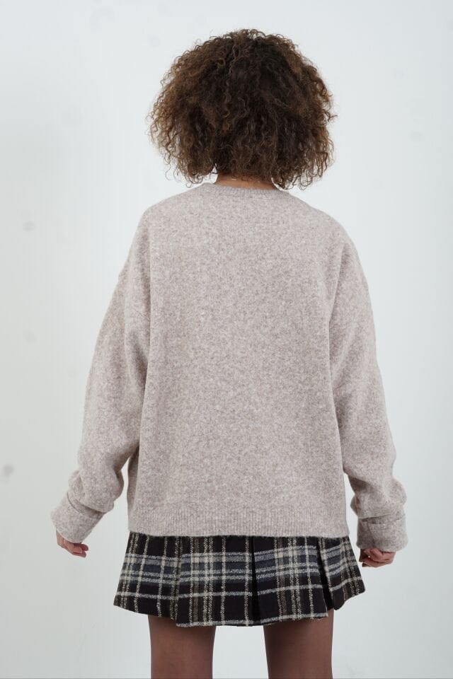 Açık Bej Cepleri Ayıcık Aplike Kazak