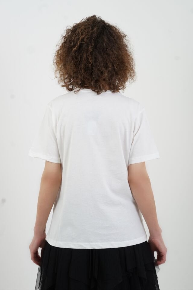 Ekru Taşlı İncili Balık Figürlü Tshirt