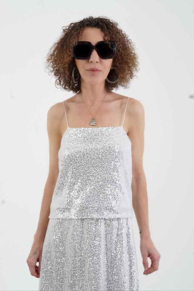 Gümüş İp Askılı Pul Payetli Kısa Bluz