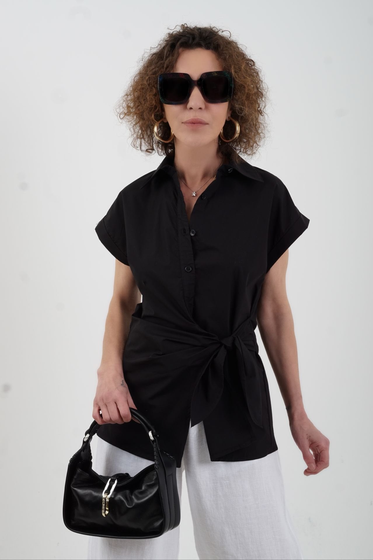 Siyah Önden Bağlamalı Gömlek