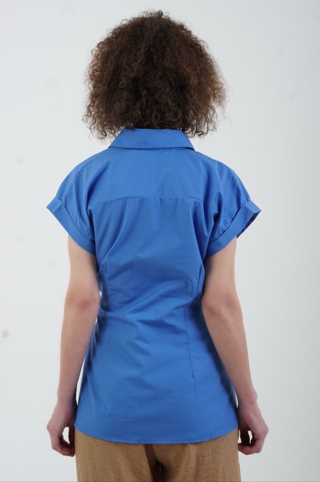 Saks Mavi Önden Bağlamalı Gömlek