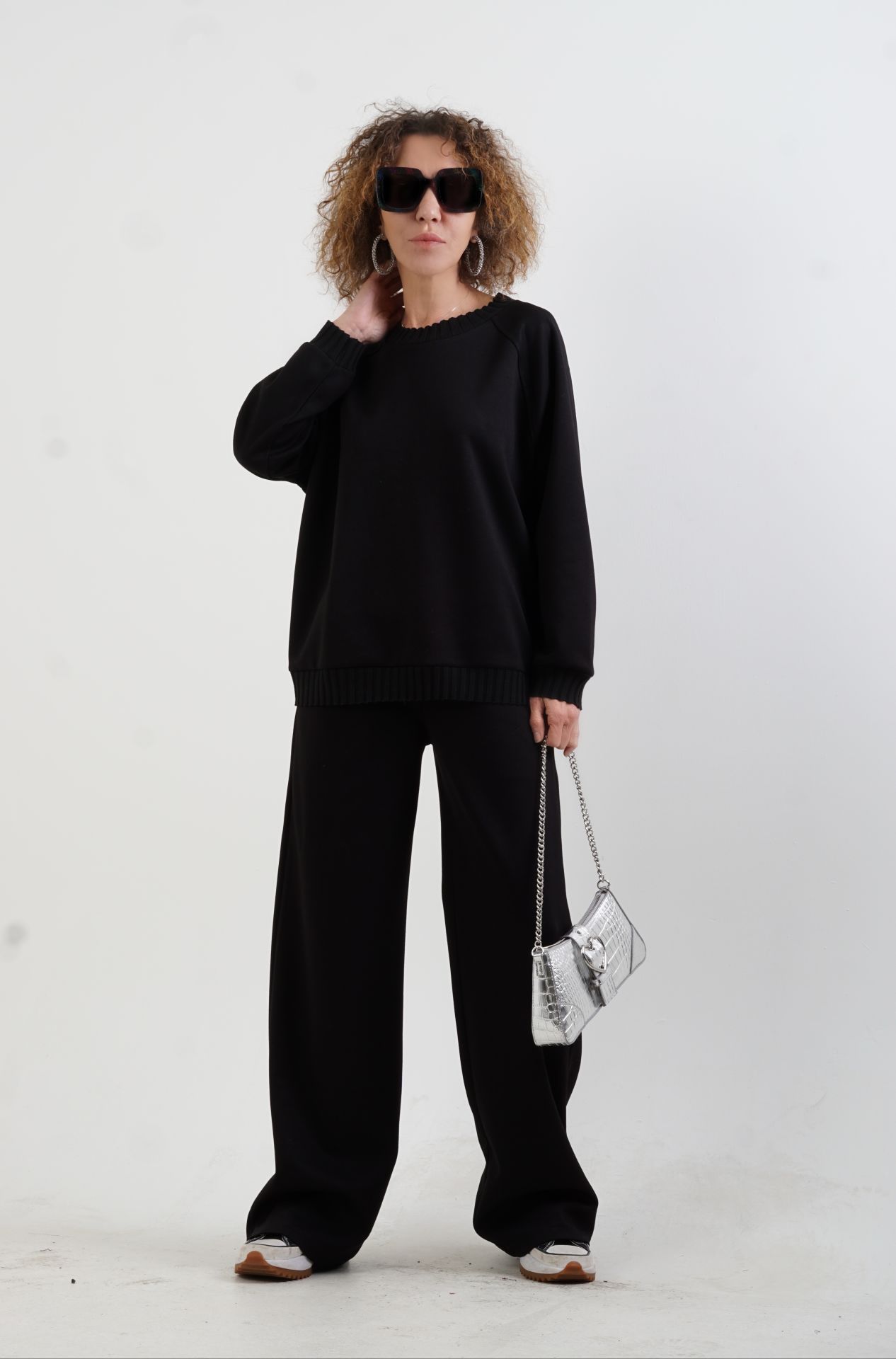 Siyah O Yaka Triko Detay Modal Sweatshirt Pantolon Takım