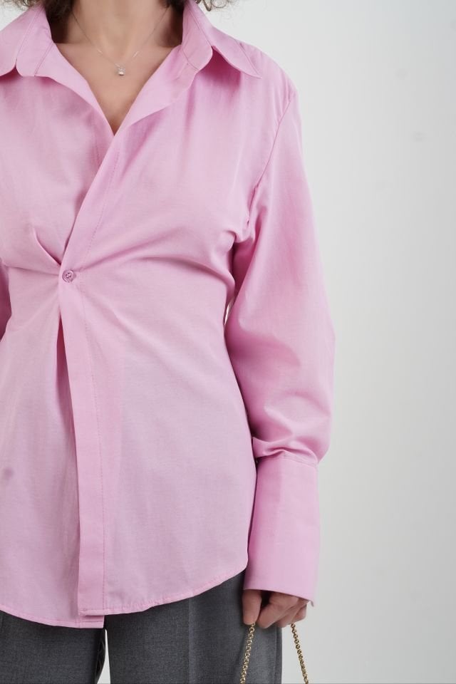 Pembe Arkası Büzgü Detaylı Gömlek