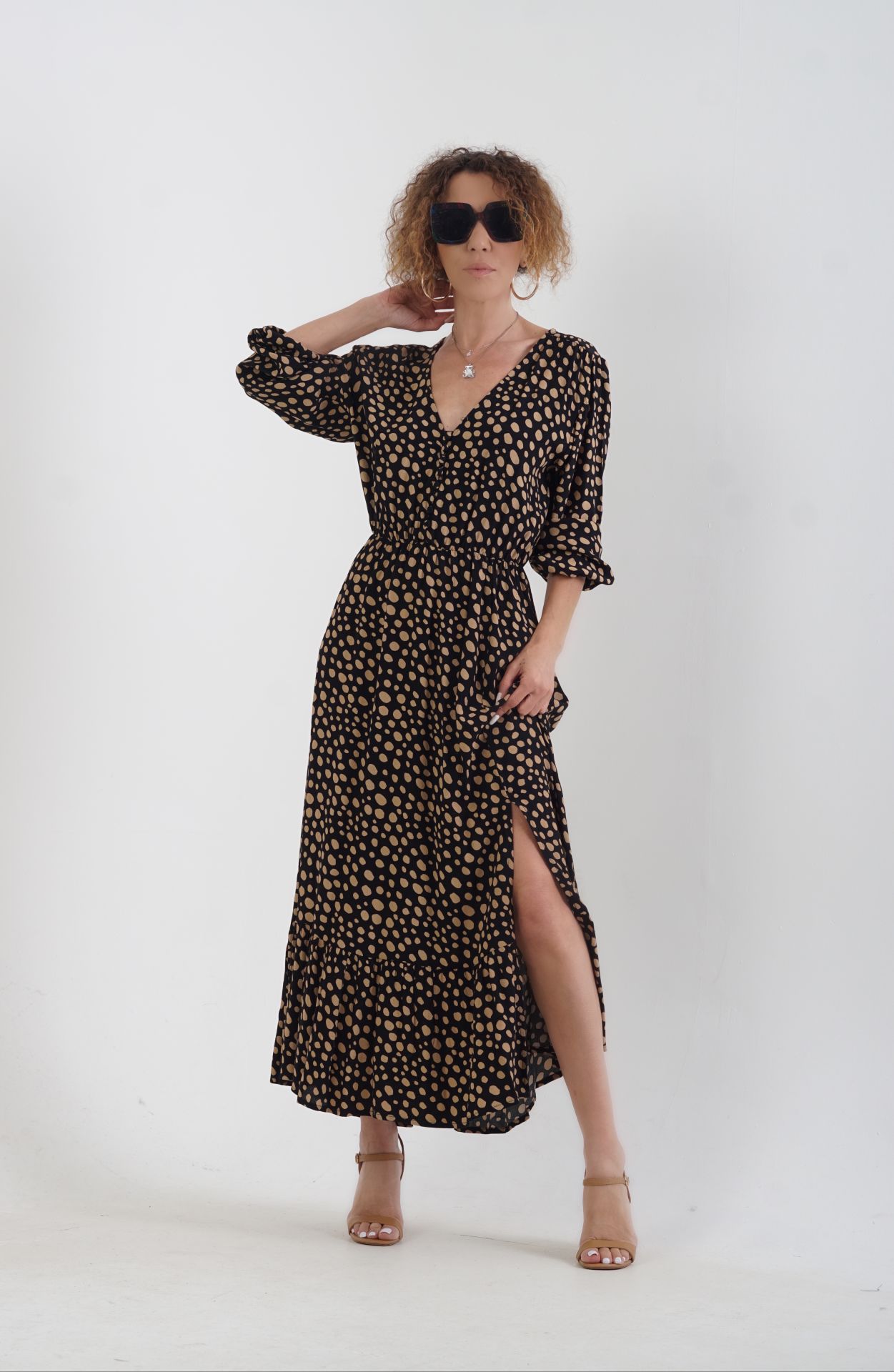 Puantiye Desen Yırtmaçlı Elbise