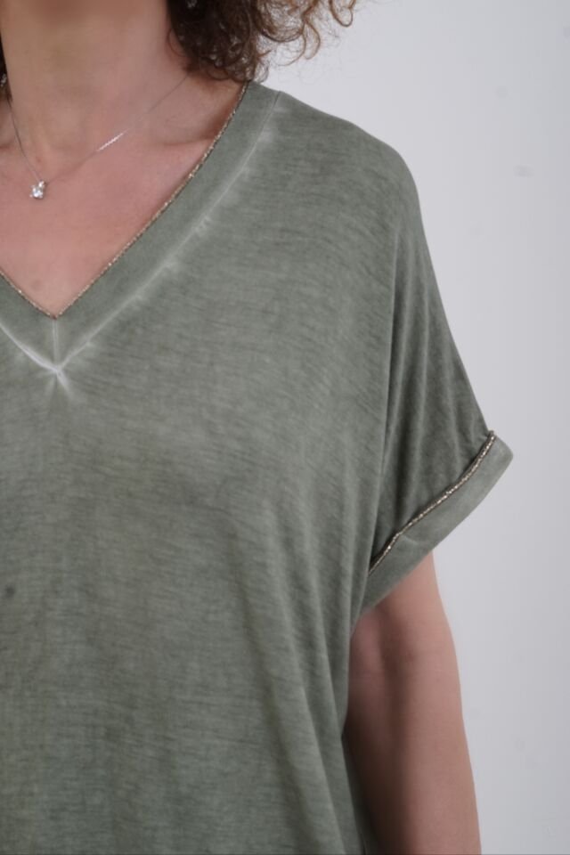 Haki Gold Çizgili V Yaka Yıkamalı Modal Tshirt