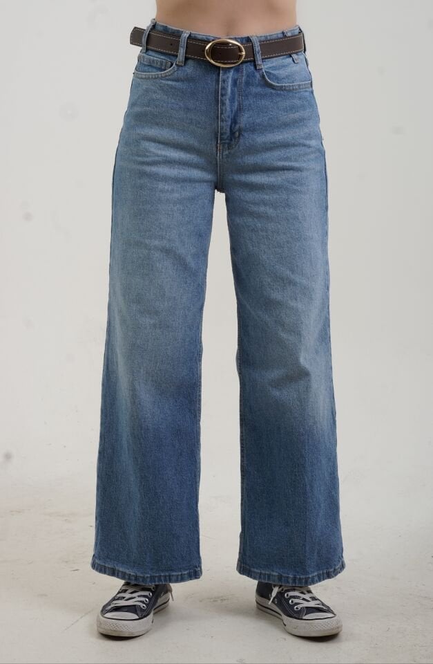 Mavi Kemerli Geniş Paça Kısa Denim  Pantolon